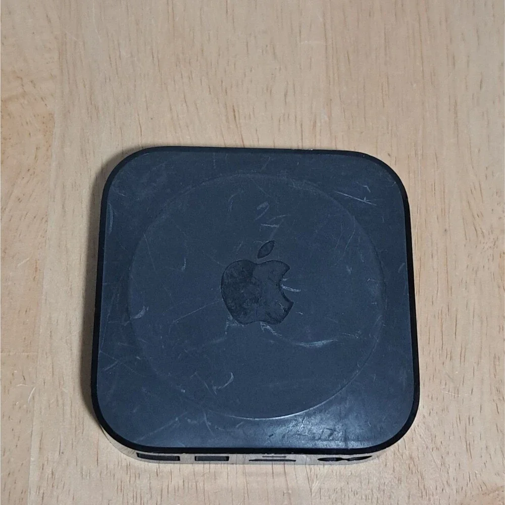 Apple TV 3rd Gen 1080p Wi-Fi A1469 w/ Remote and NOT ORIGINAL Power Cord